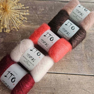 ITO Osaka Scarf knitting kit - Berries