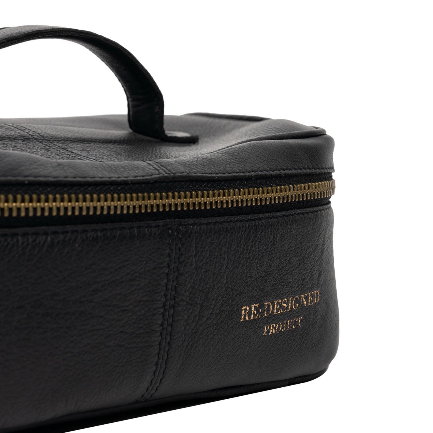 RE:Design Project 32 knitting case Timeless