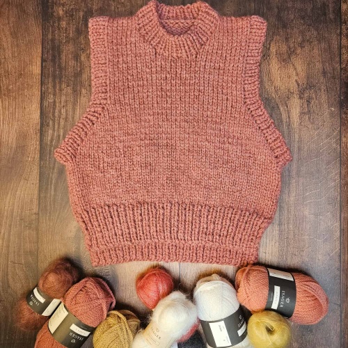 PetiteKnit Holiday Slipover Knitting Kit - Natural